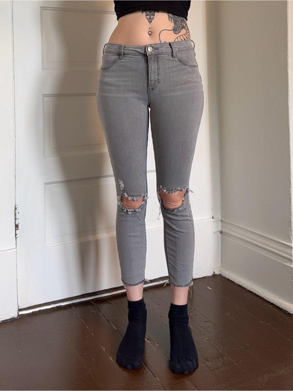 PacSun Women's Gray Distressed Ankle Skinny Jeans 27”